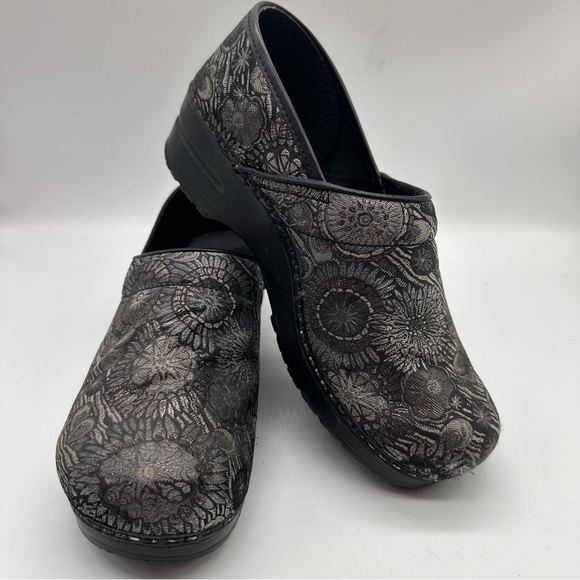Sanita Gray Black Floral Tapestry Clogs 40 - Picture 1 of 8